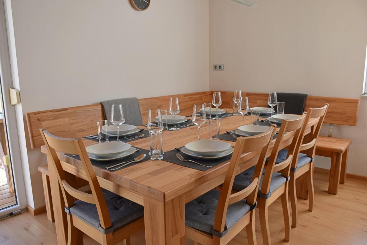 Holiday Home Znojmo W/ Wellness & Wine Екстер'єр фото