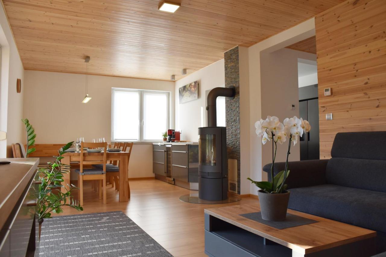 Holiday Home Znojmo W/ Wellness & Wine Екстер'єр фото