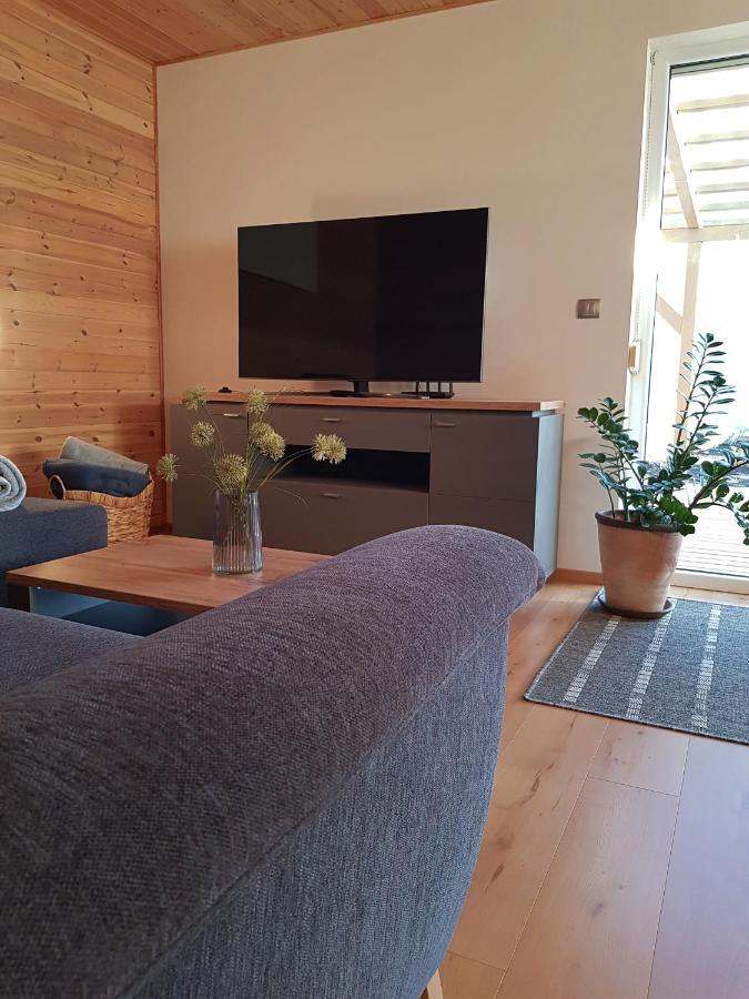 Holiday Home Znojmo W/ Wellness & Wine Екстер'єр фото