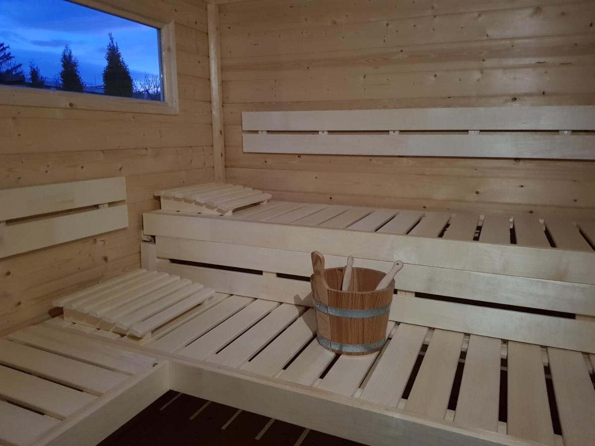 Holiday Home Znojmo W/ Wellness & Wine Екстер'єр фото