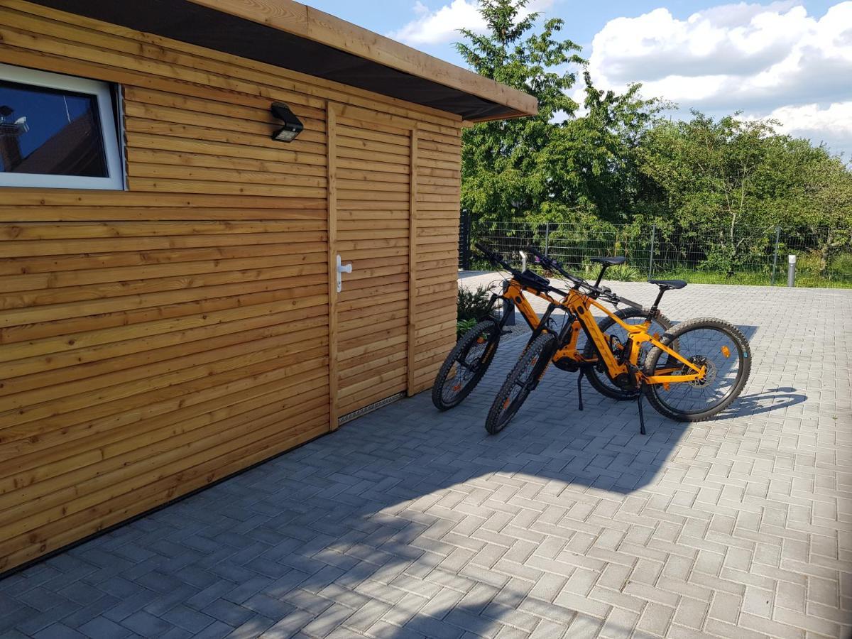 Holiday Home Znojmo W/ Wellness & Wine Екстер'єр фото