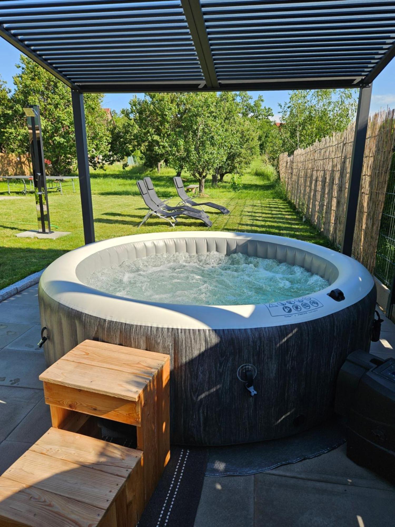 Holiday Home Znojmo W/ Wellness & Wine Екстер'єр фото
